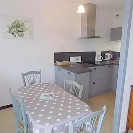 Vaux-sur-mer, 2 Pieces, 3 Personnes - Fr-1-305-750 Apartman Vaux-sur-Mer